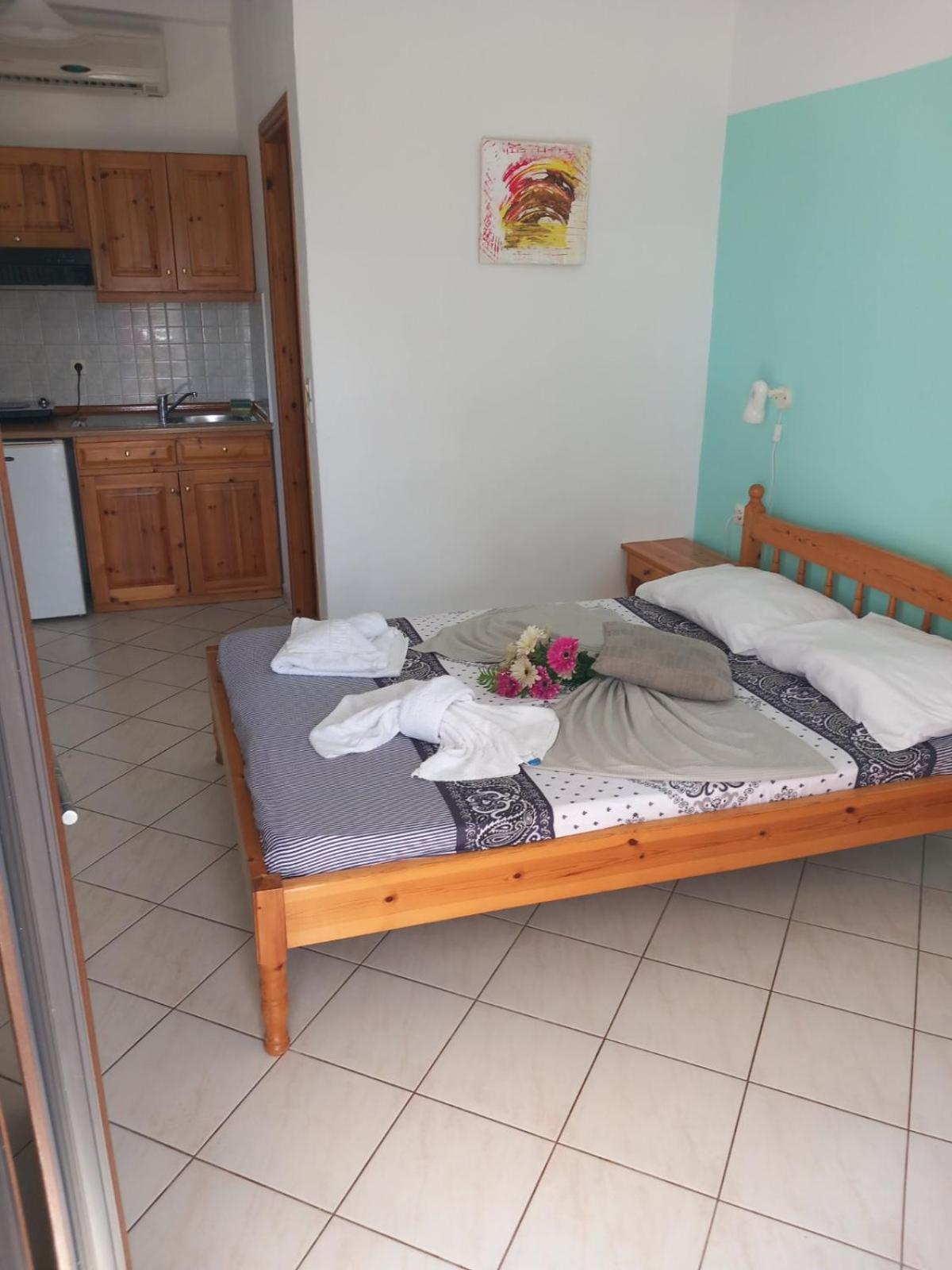 Giola Aparments And Studios 2 Astris Extérieur photo